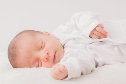 赤ちゃんの睡眠時間 昼寝 生活リズムは 短い 長いで病気や障害はあるの これしり